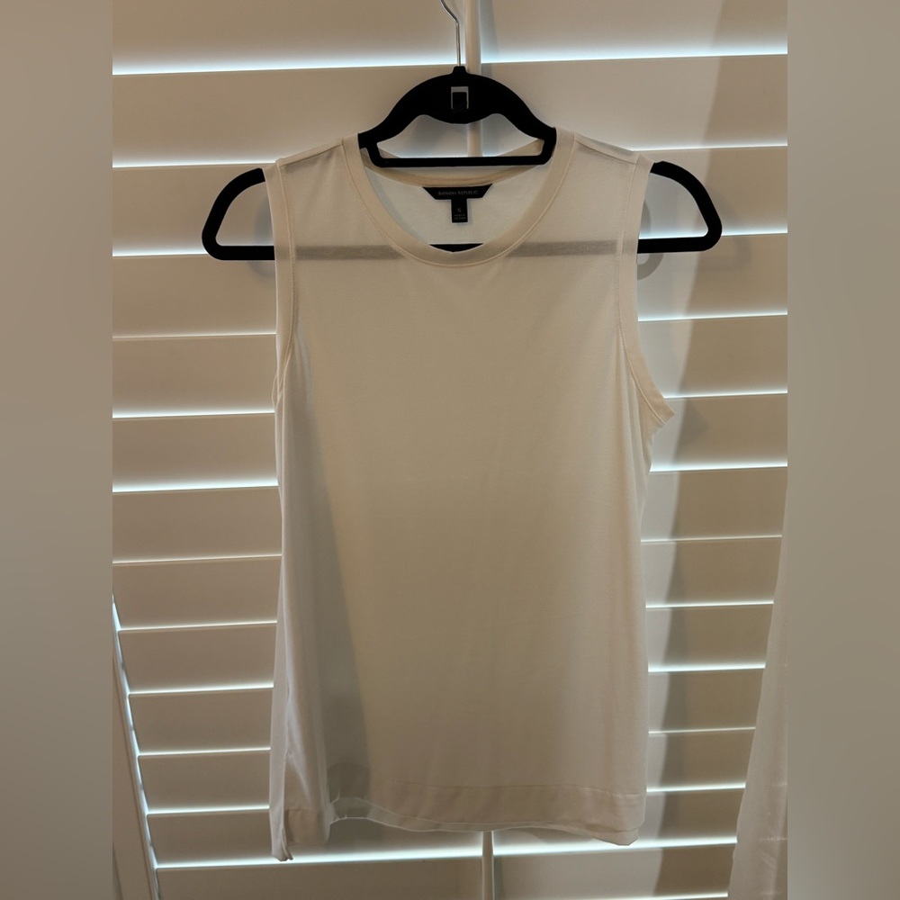 Banana Republic Cream Sleeveless Tank Top